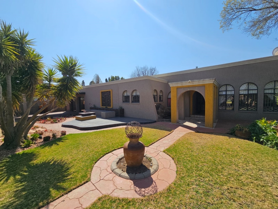 4 Bedroom Property for Sale in Jim Fouchepark Free State